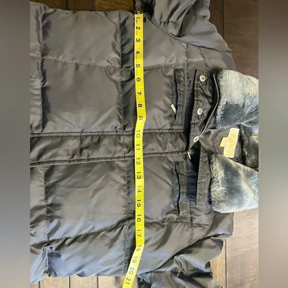 Michael Kors Women’s Medium Gray Puffer Parka with Faux Fur Collar - Picture 7 of 7